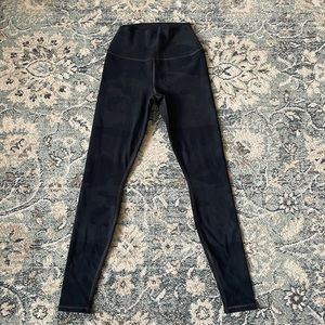 Alo Highwaist vapor legging camo